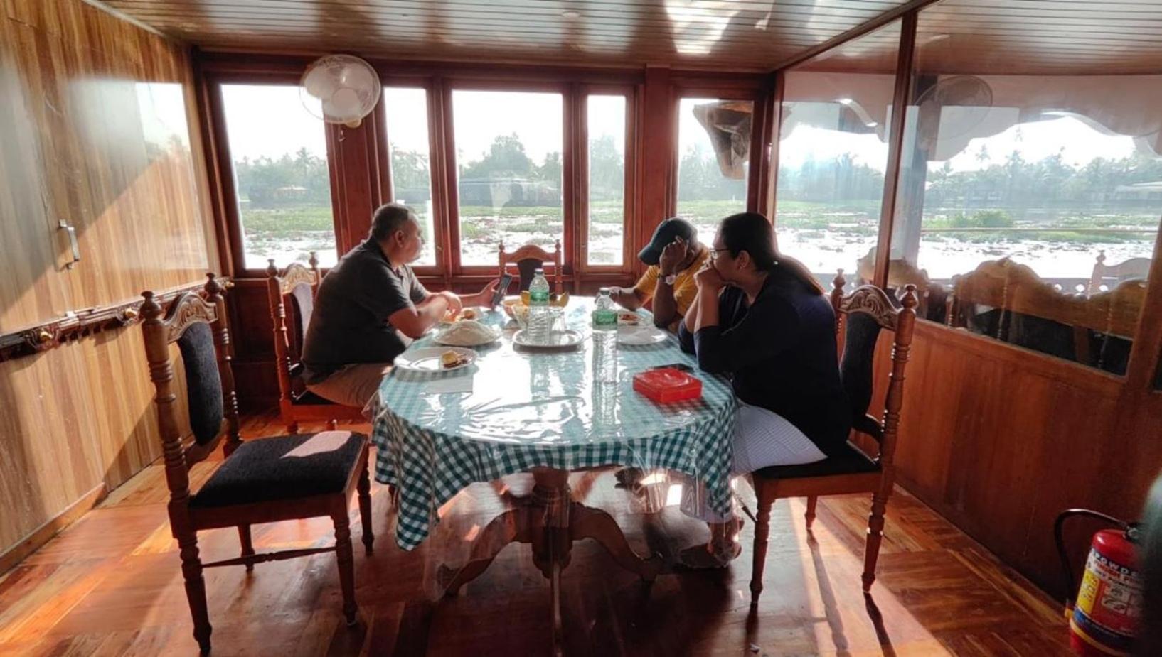 Rajahamsam Houseboat Villa Kumarakom Dış mekan fotoğraf