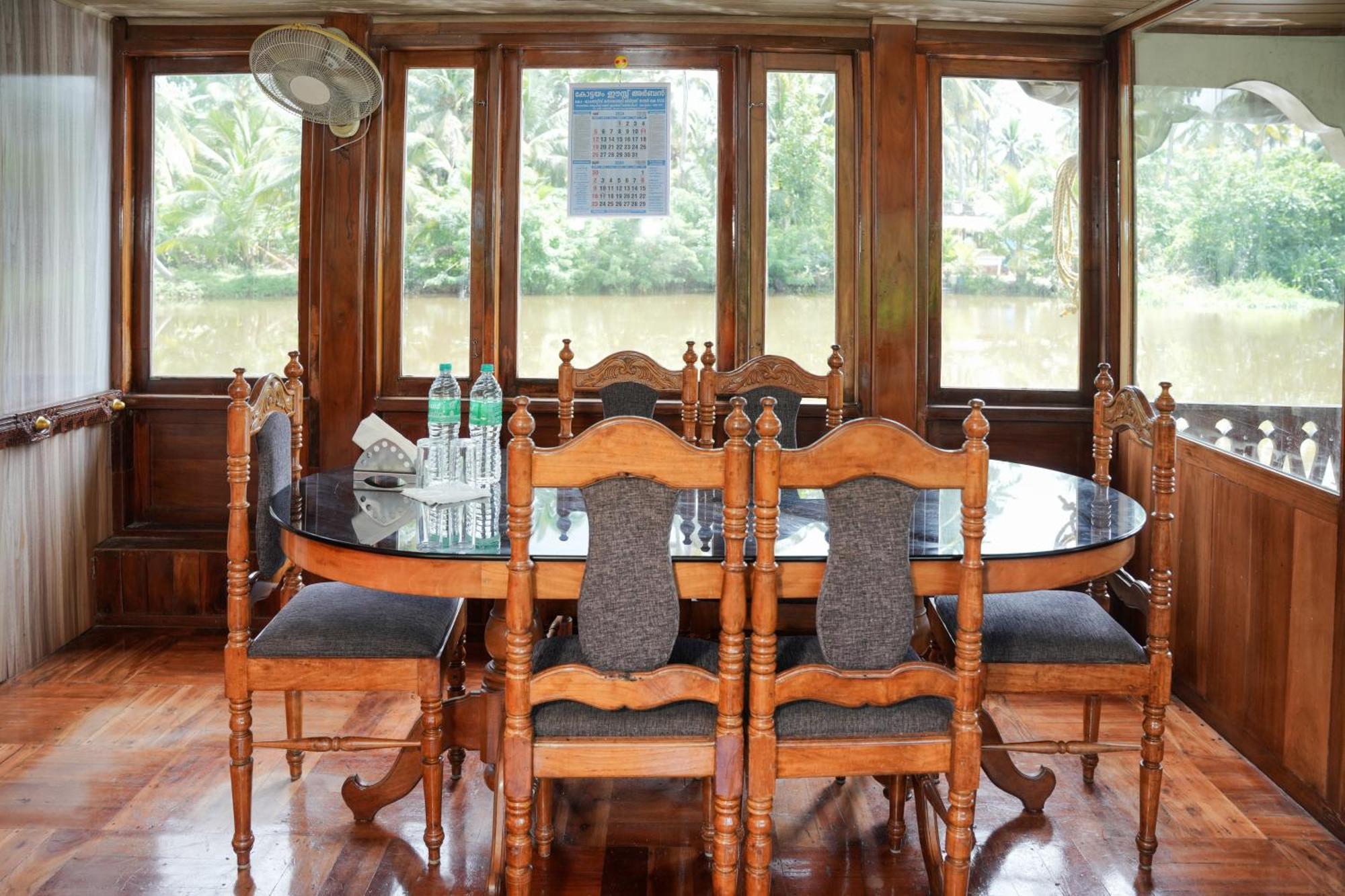 Rajahamsam Houseboat Villa Kumarakom Dış mekan fotoğraf